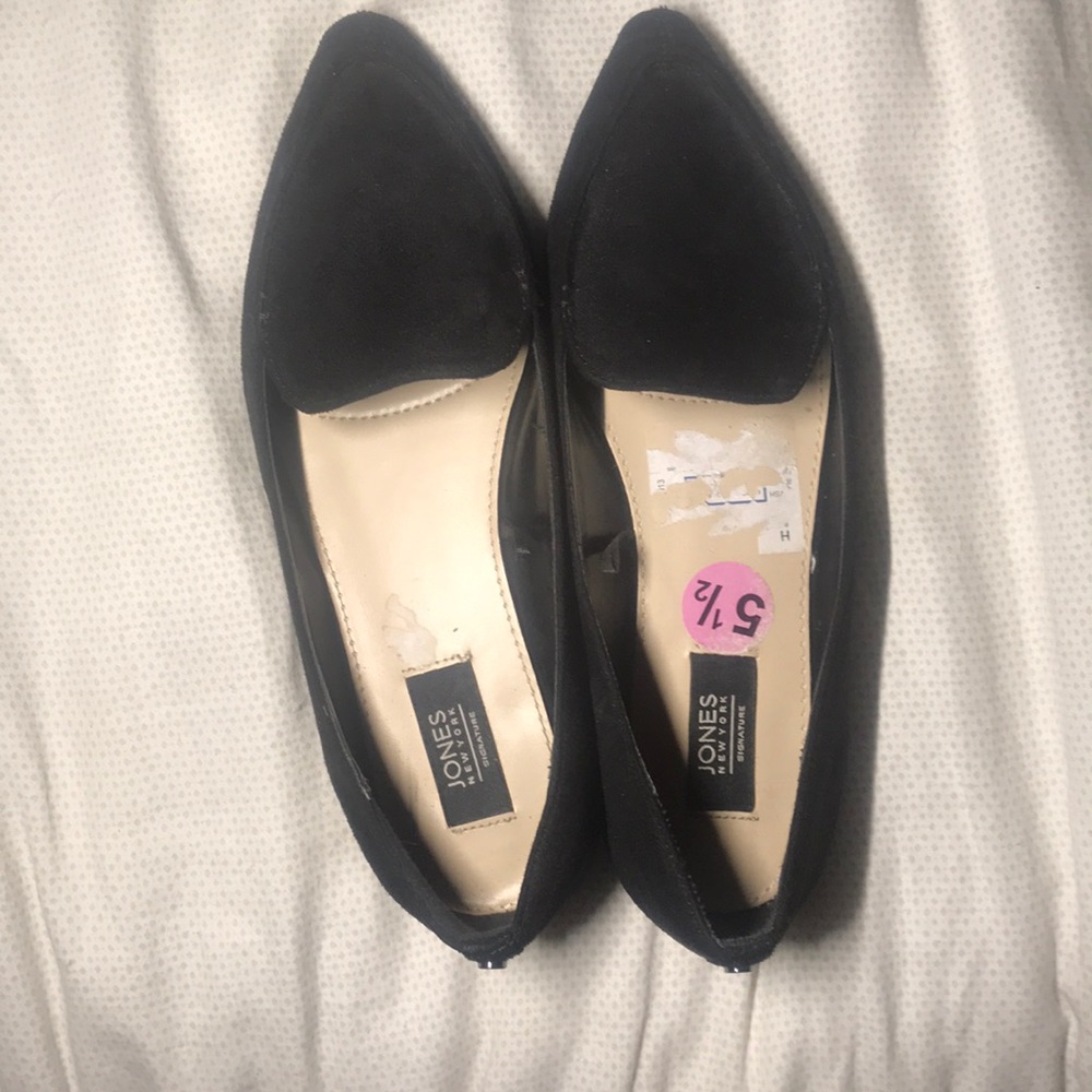 black pointy flats